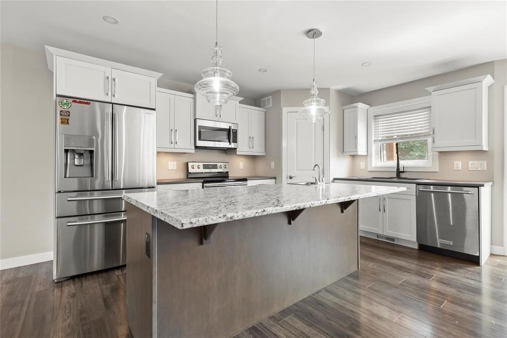 1 Aston Cove, Steinbach, Manitoba  R5G 2P2 - Photo 5 - 202616916