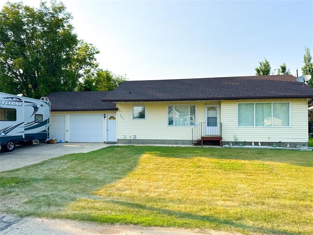 201 First Avenue, Benito, Manitoba  R0L 0C0 - Photo 1 - 202618798