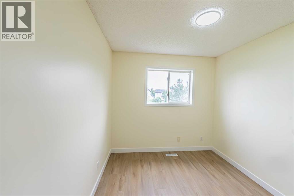 30 Somerside Manor SW, Calgary, Alberta  T2Y 3G5 - Photo 24 - A2329298