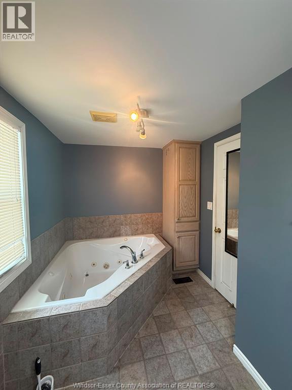 1058 Moy, Windsor, Ontario  N9A 2P3 - Photo 17 - 26018217