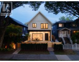 1 810 E 22ND AVENUE, Vancouver, British Columbia