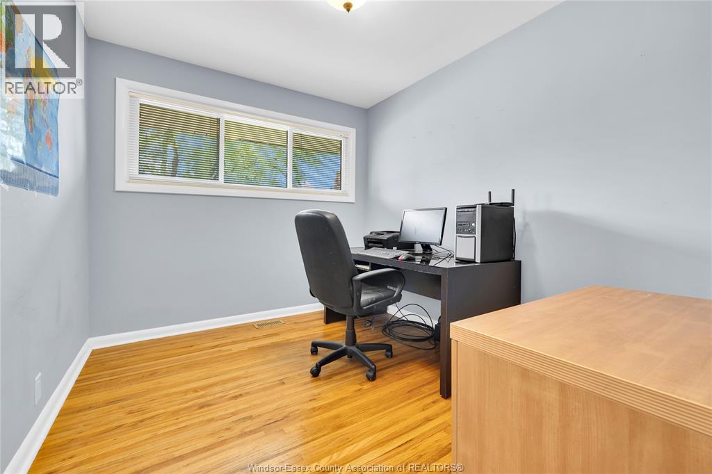 4024 Longfellow, Windsor, Ontario  N9G 2B6 - Photo 9 - 26018215