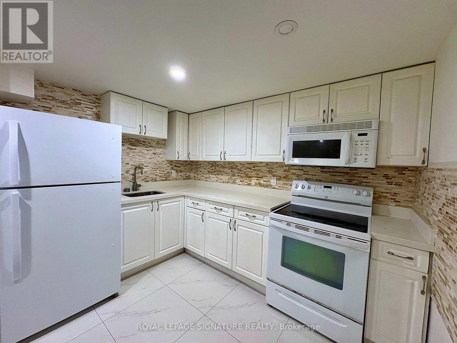 Basement - 5 Carnegie Court, Toronto, Ontario  M2M 1W2 - Photo 4 - C13613028