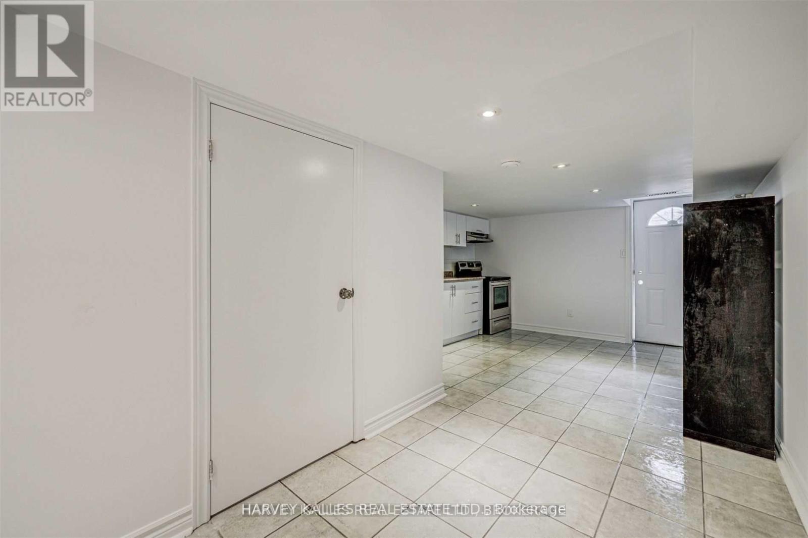 Lower - 184 Cedric Avenue, Toronto, Ontario  M6C 3X8 - Photo 10 - C13613070