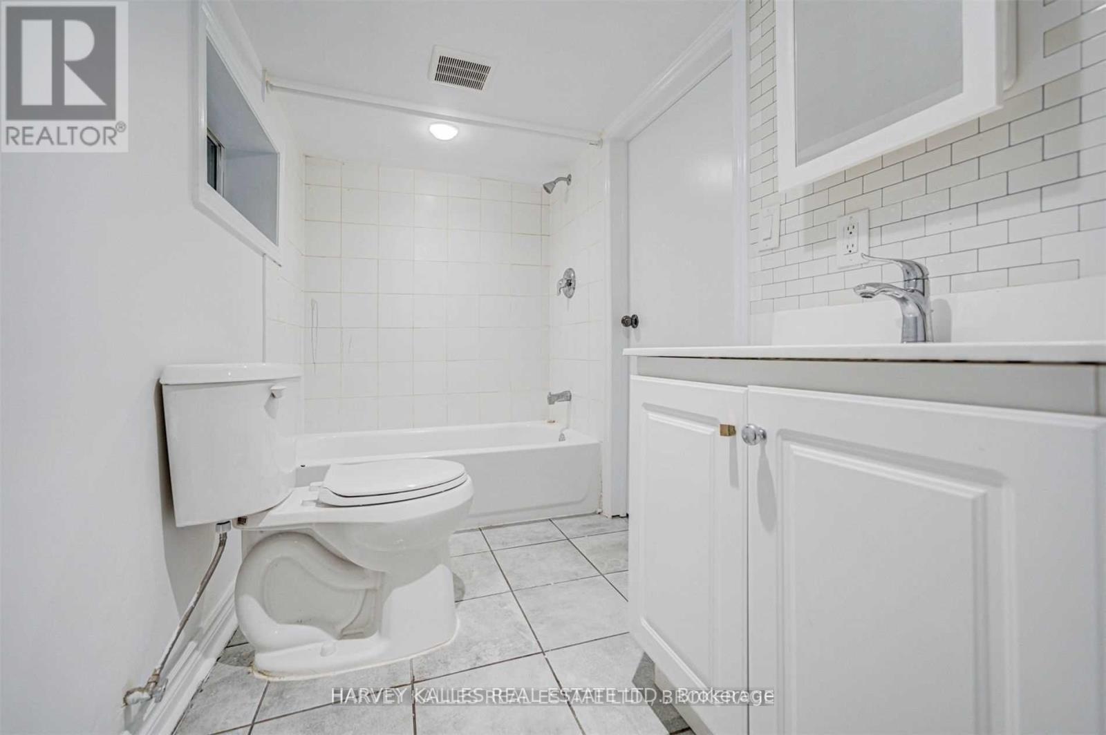 Lower - 184 Cedric Avenue, Toronto, Ontario  M6C 3X8 - Photo 15 - C13613070
