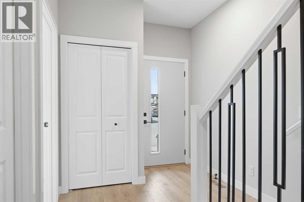 43 Belvedere Crescent SE, Calgary, Alberta  T2A 7Z9 - Photo 3 - A2315230