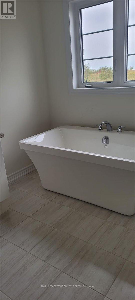 1077 Skyridge Boulevard, Pickering, Ontario  L1X 0M8 - Photo 15 - E13612888