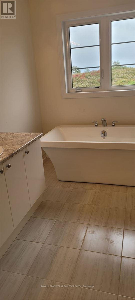 1077 Skyridge Boulevard, Pickering, Ontario  L1X 0M8 - Photo 19 - E13612888