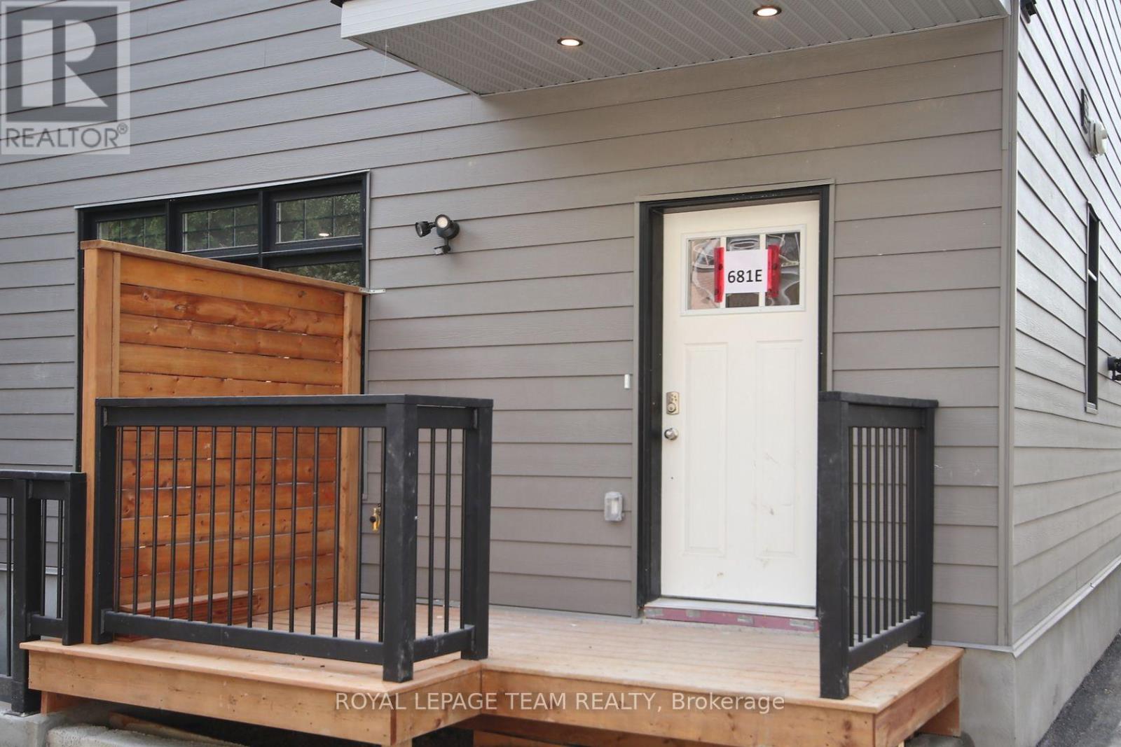 D - 304 Lanark Avenue, Ottawa, Ontario  K1Z 6R5 - Photo 2 - X13612858