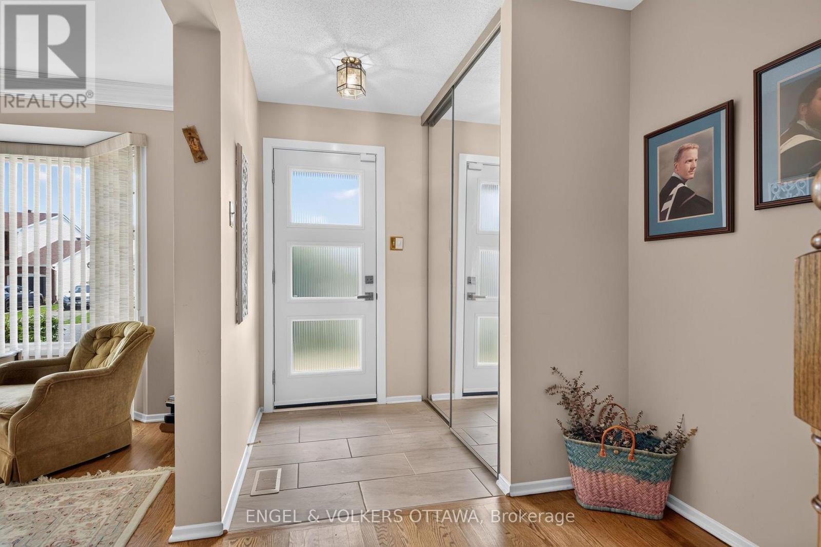 26 Winlock Crescent, Ottawa, Ontario  K2G 3X4 - Photo 4 - X13612864