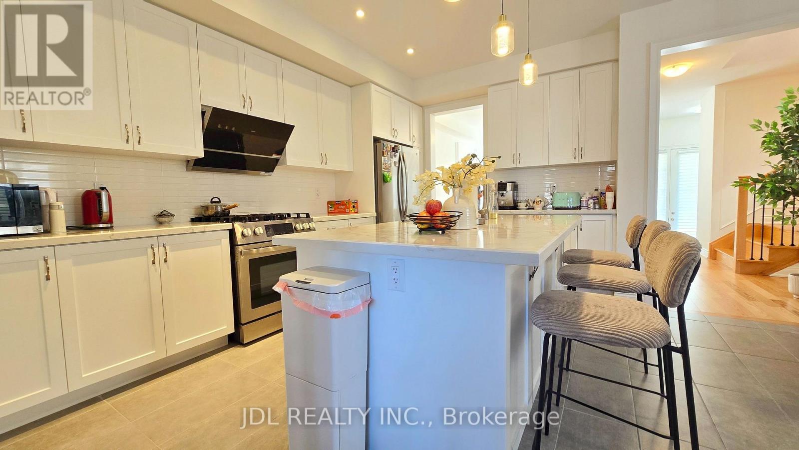 87 Albert Newell Drive, Markham, Ontario  L6B 1R8 - Photo 10 - N13612988