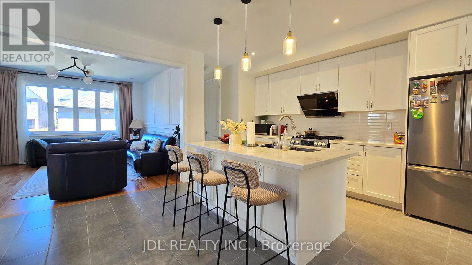 87 Albert Newell Drive, Markham, Ontario  L6B 1R8 - Photo 6 - N13612988