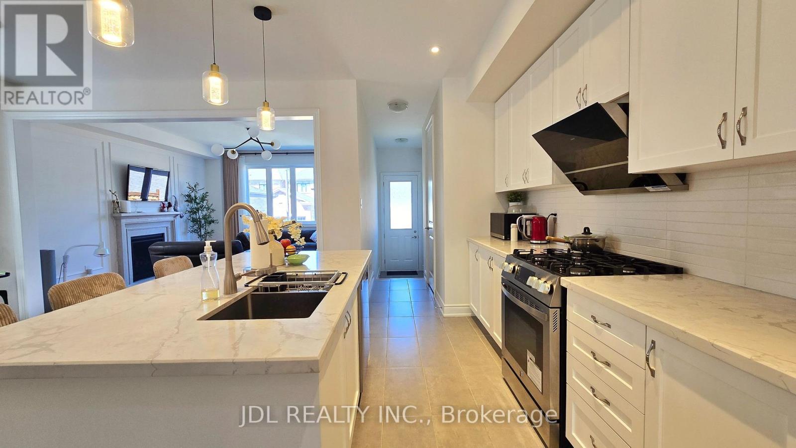 87 Albert Newell Drive, Markham, Ontario  L6B 1R8 - Photo 7 - N13612988