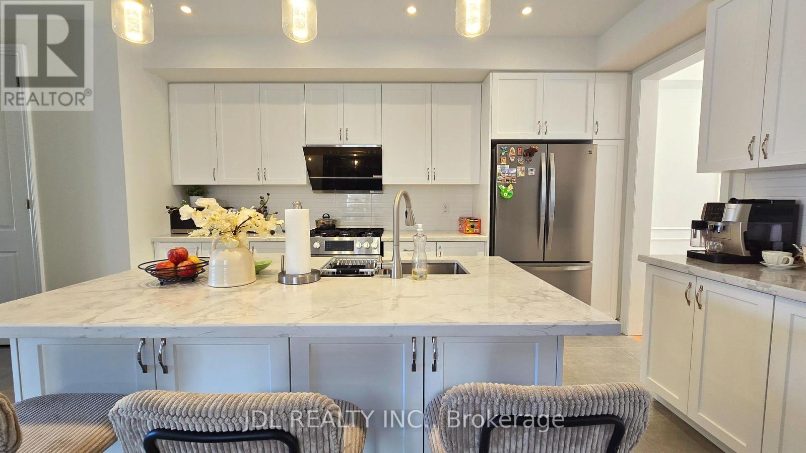 87 Albert Newell Drive, Markham, Ontario  L6B 1R8 - Photo 9 - N13612988