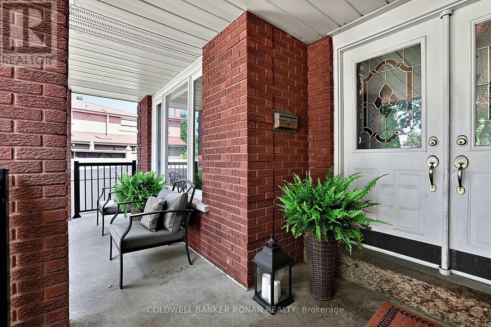 33 Marevan Place, Vaughan, Ontario  L4L 3H7 - Photo 4 - N13613002