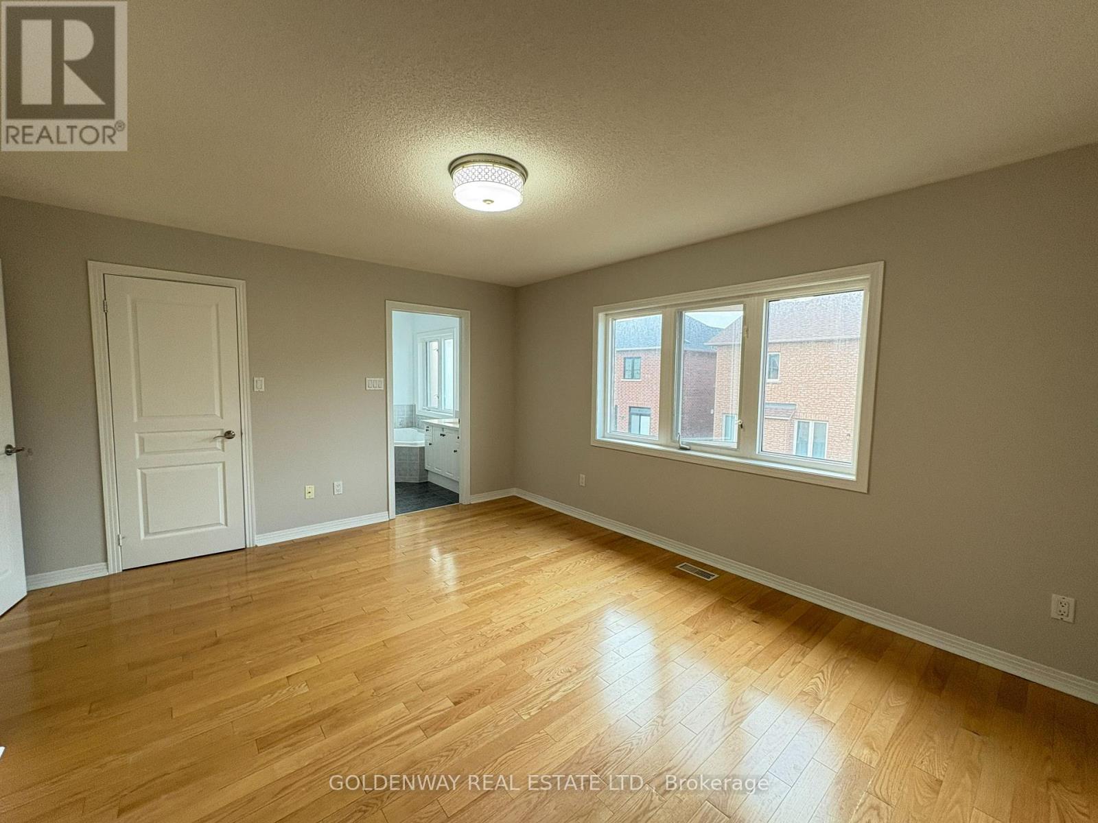 34 Whitford Road, Markham, Ontario  L6C 2J2 - Photo 12 - N13613048