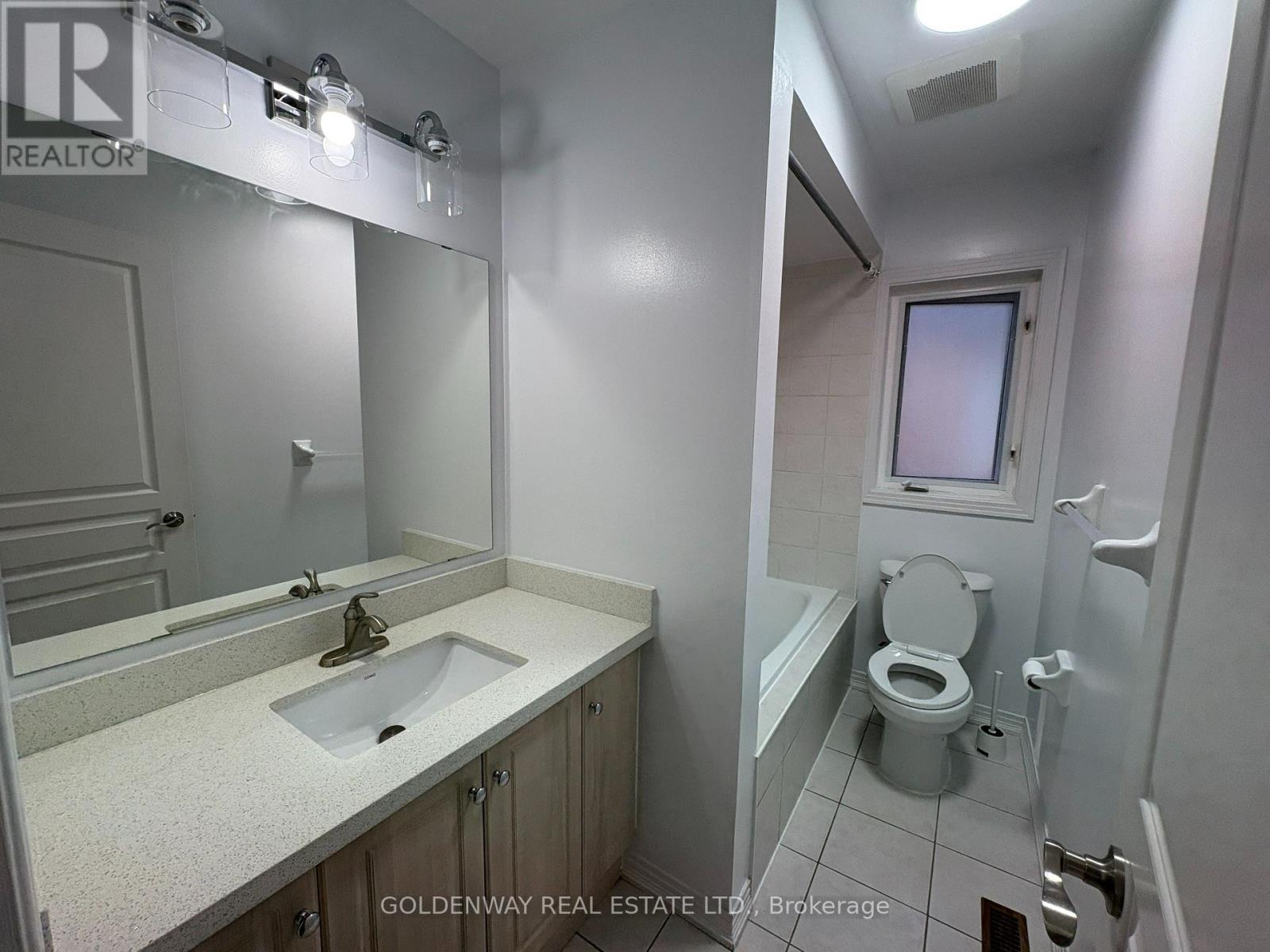 34 Whitford Road, Markham, Ontario  L6C 2J2 - Photo 13 - N13613048