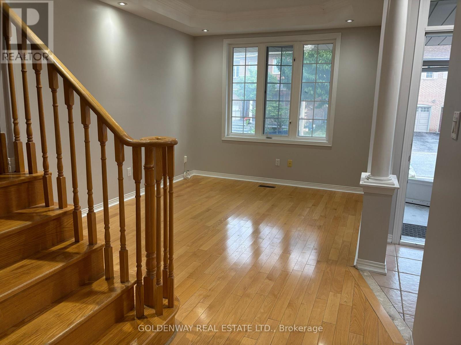 34 Whitford Road, Markham, Ontario  L6C 2J2 - Photo 2 - N13613048
