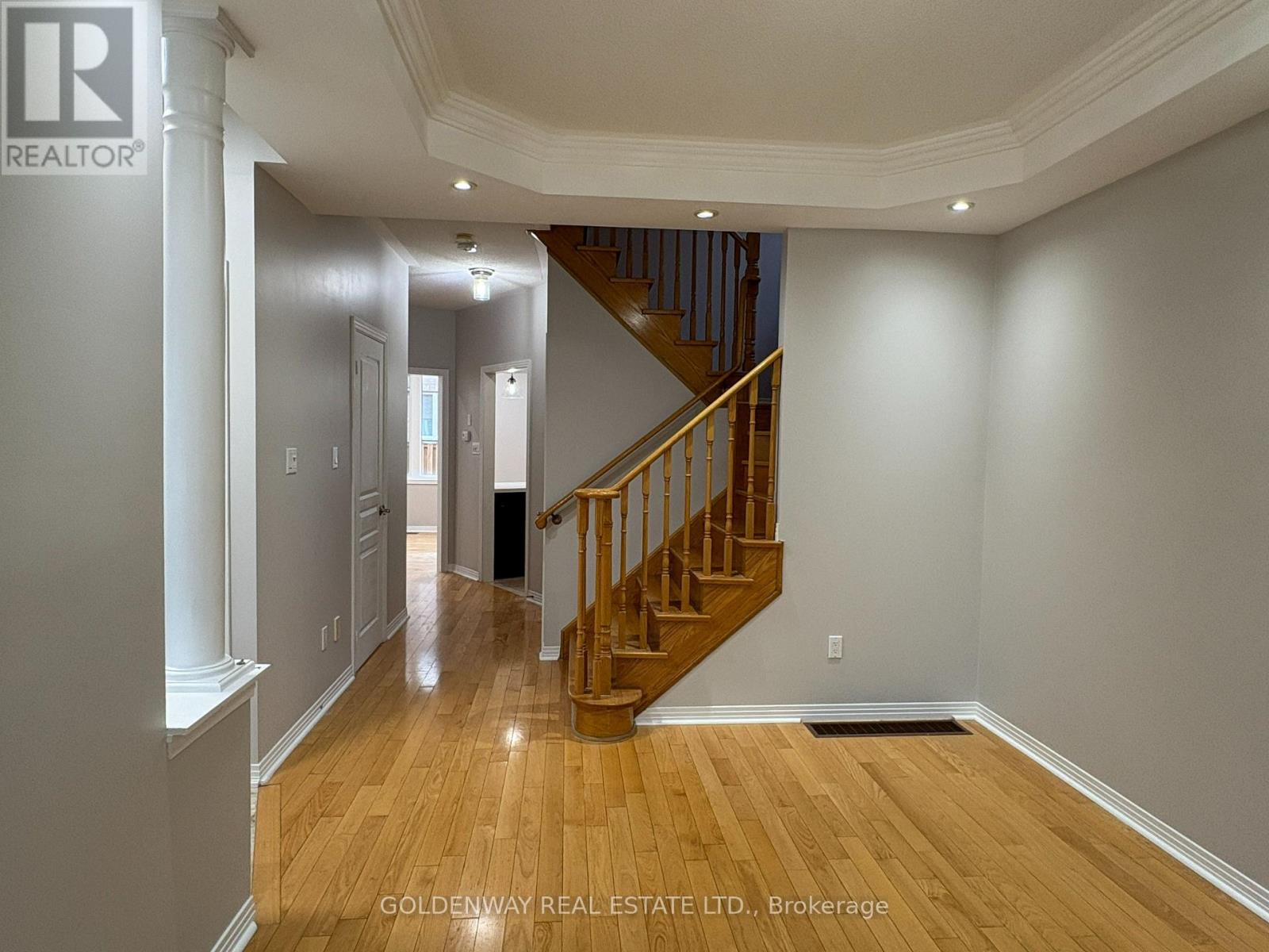 34 Whitford Road, Markham, Ontario  L6C 2J2 - Photo 3 - N13613048