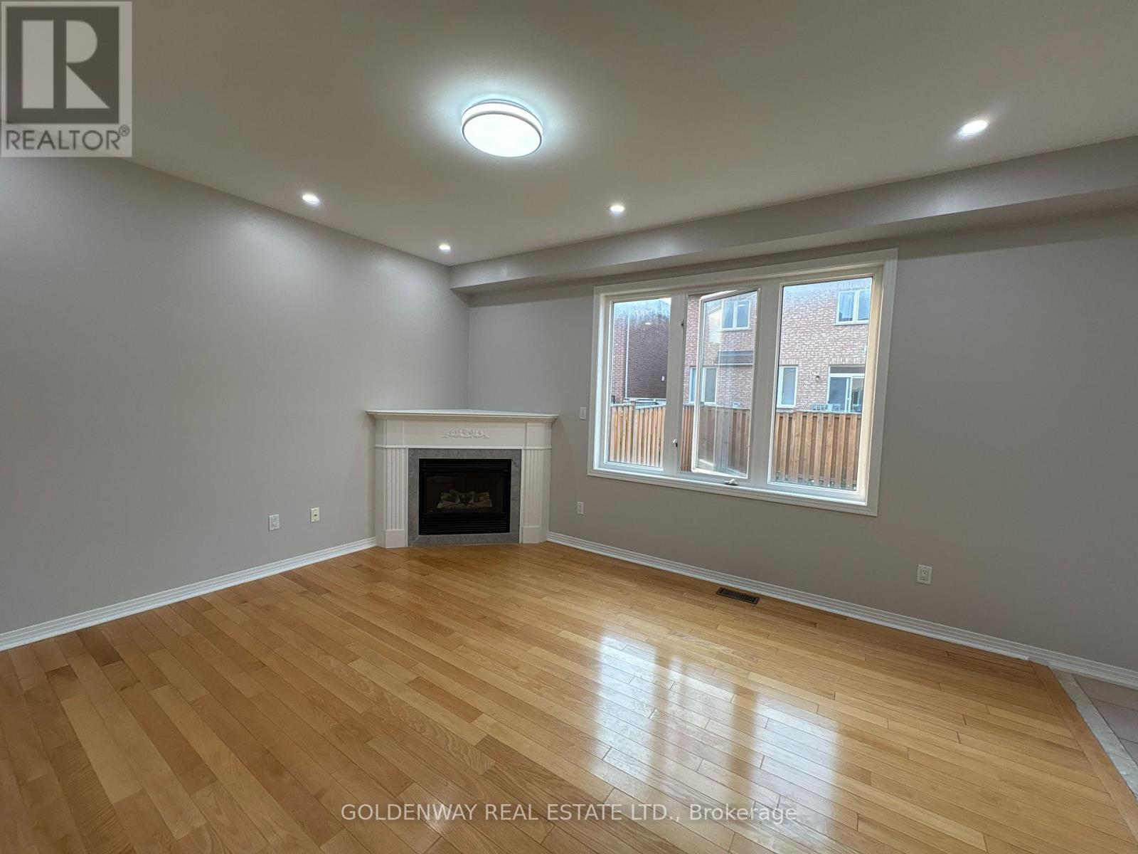 34 Whitford Road, Markham, Ontario  L6C 2J2 - Photo 9 - N13613048