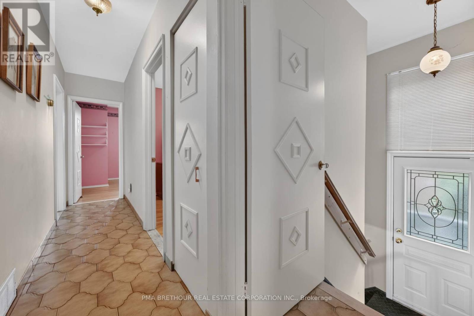 65 Goldsboro Road, Toronto, Ontario  M9L 1A6 - Photo 12 - W13612874