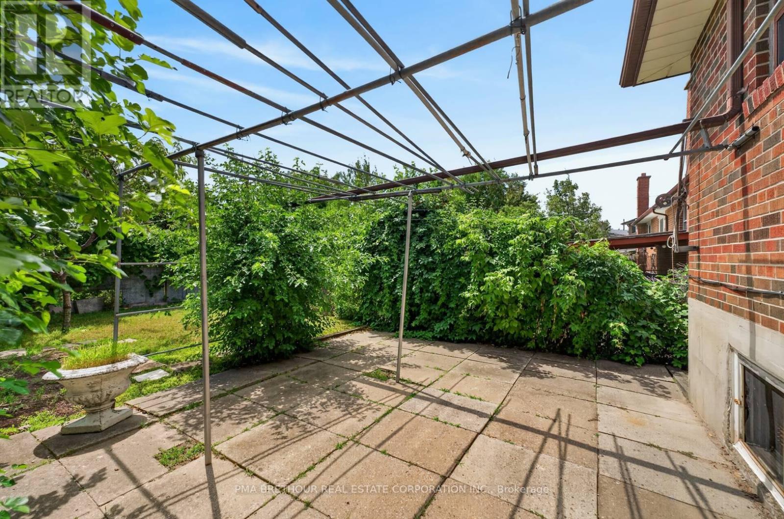 65 Goldsboro Road, Toronto, Ontario  M9L 1A6 - Photo 26 - W13612874