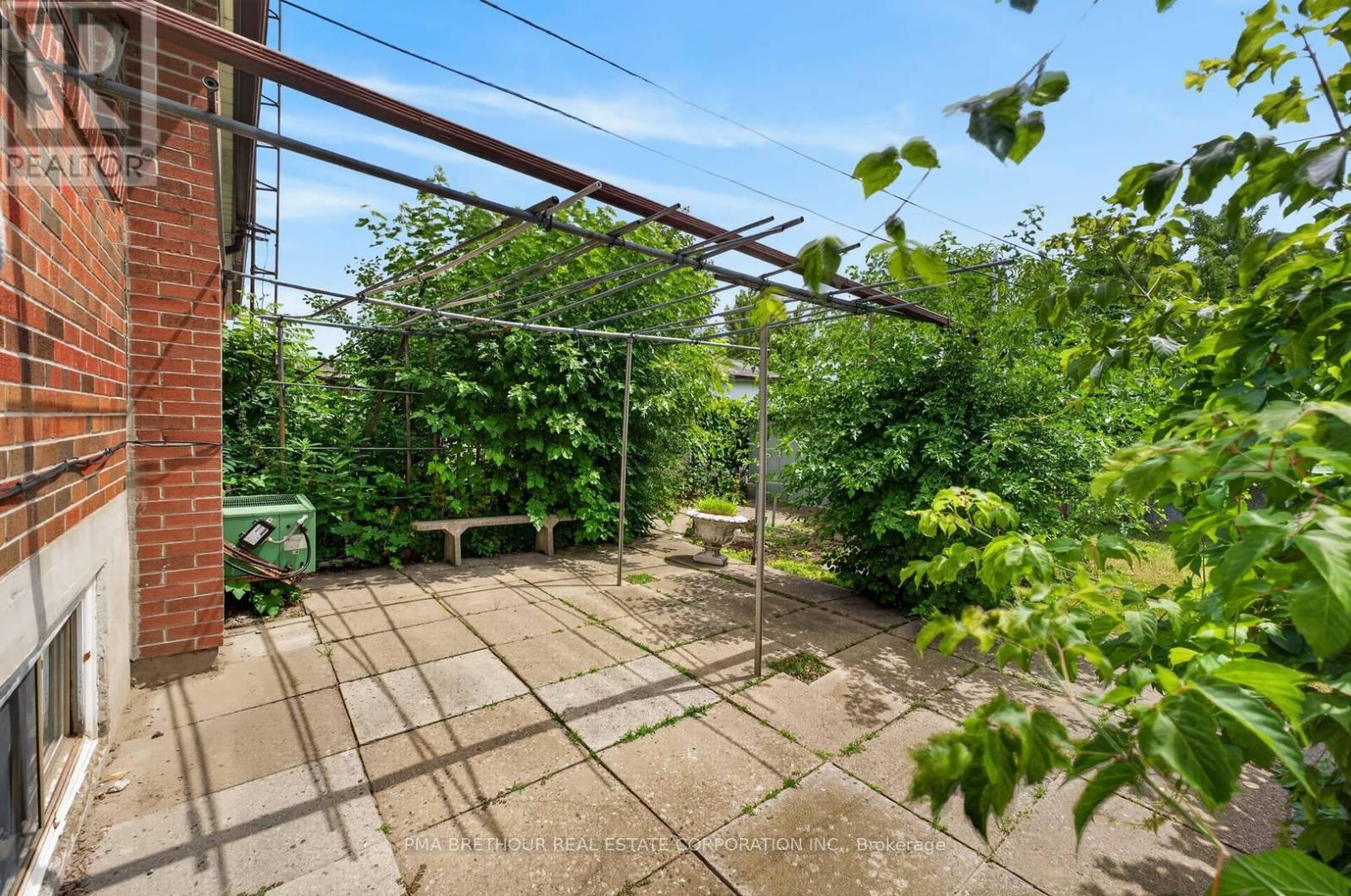 65 Goldsboro Road, Toronto, Ontario  M9L 1A6 - Photo 27 - W13612874
