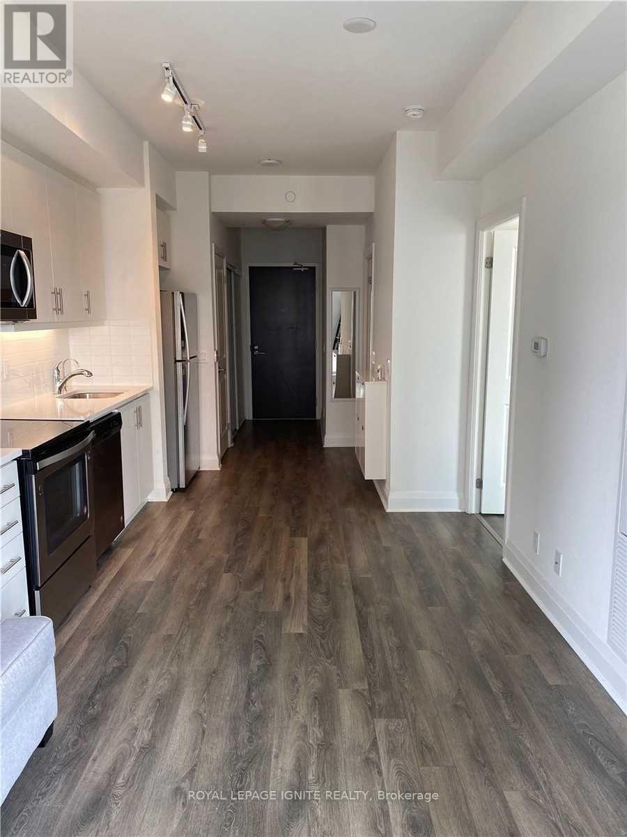 810 - 17 Zorra Street, Toronto, Ontario  M8Z 0C8 - Photo 2 - W13613012