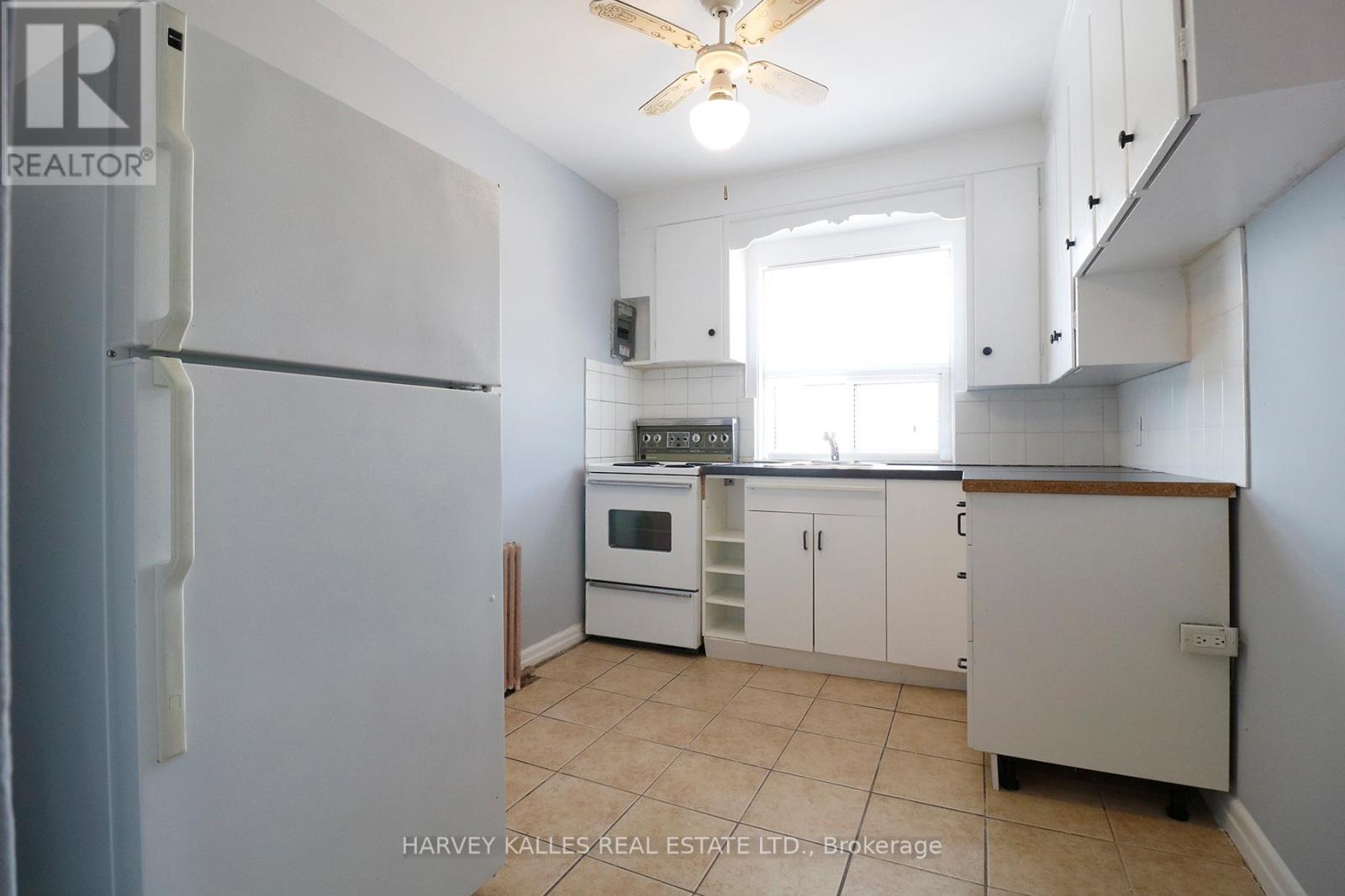 10 - 2434 Keele Street, Toronto, Ontario  M6L 2N2 - Photo 3 - W13613052
