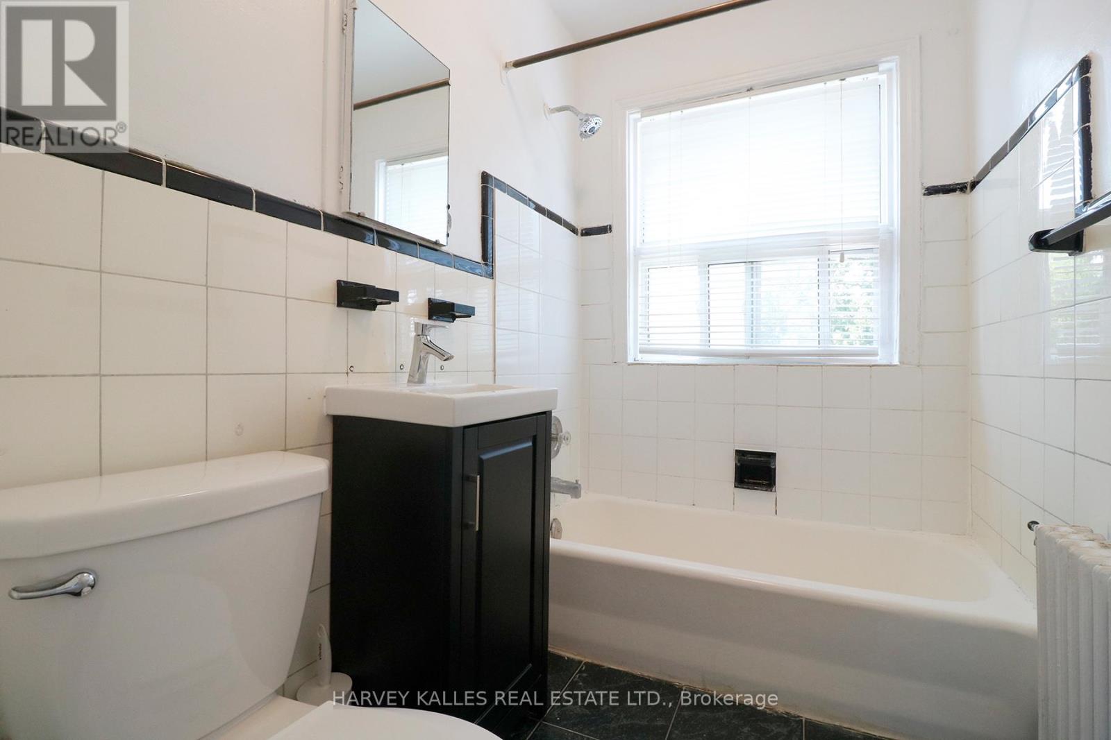 10 - 2434 Keele Street, Toronto, Ontario  M6L 2N2 - Photo 7 - W13613052
