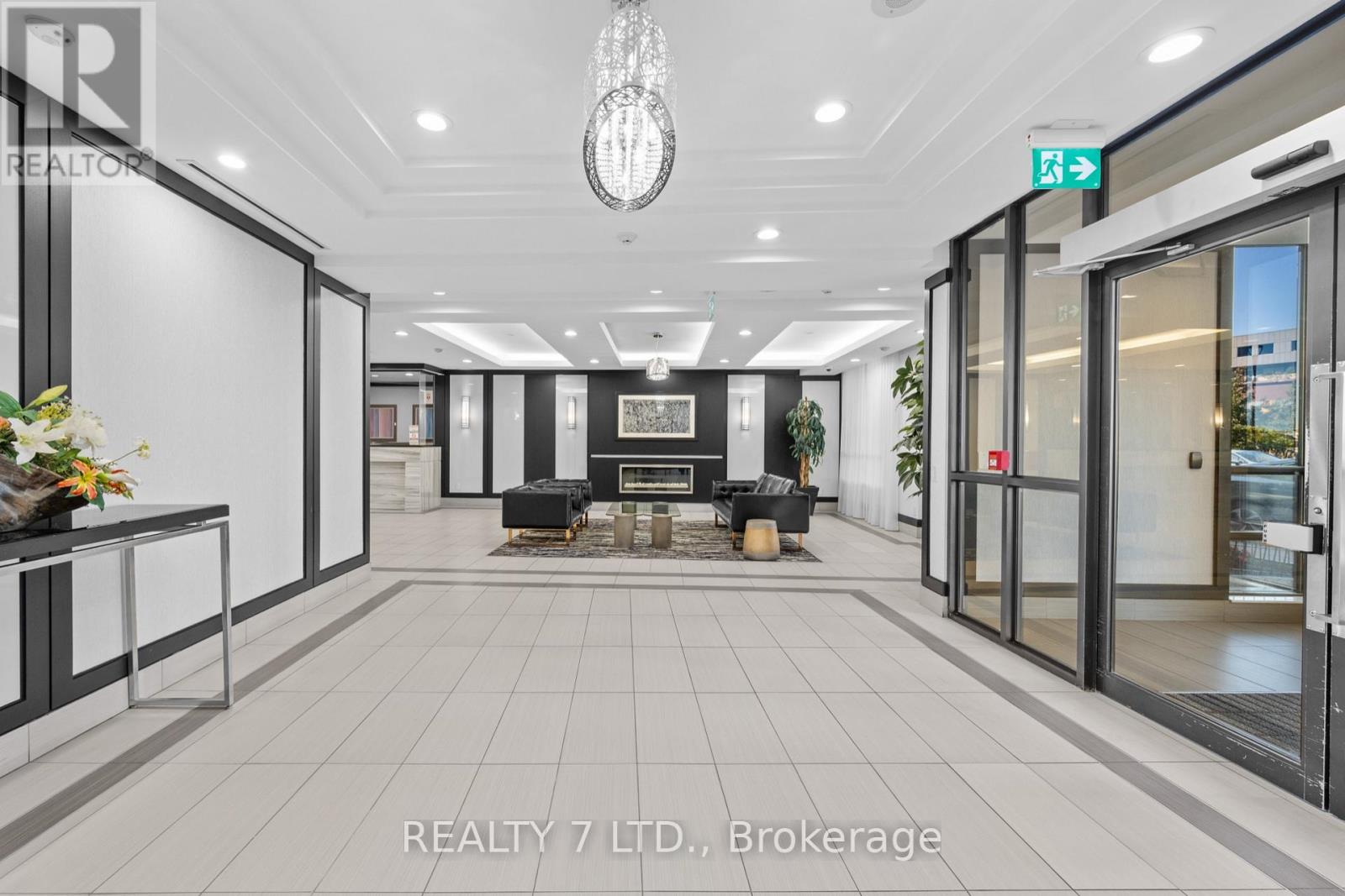 323 - 1070 Sheppard Avenue W, Toronto, Ontario  M3J 0G8 - Photo 6 - W13613066