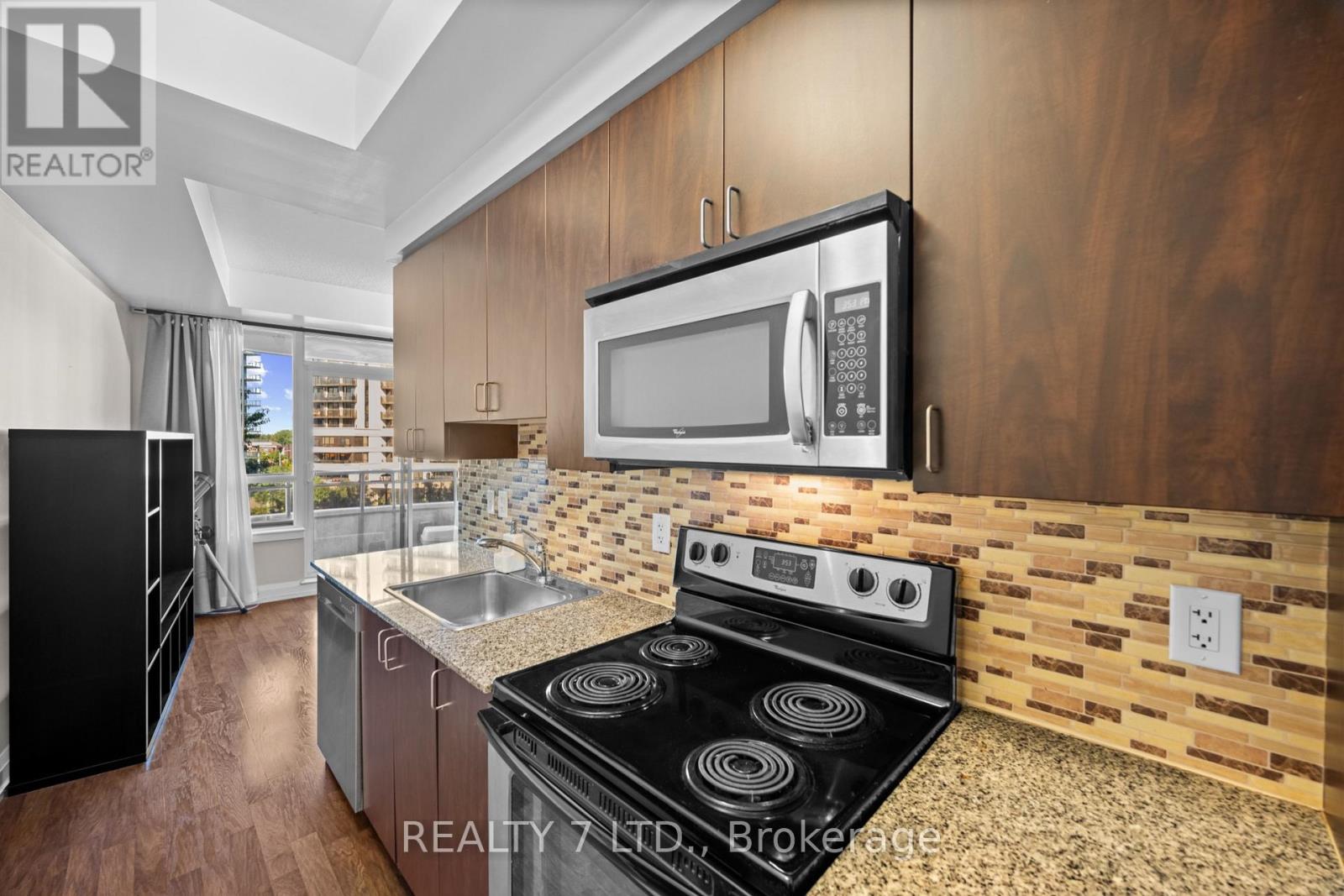 323 - 1070 Sheppard Avenue W, Toronto, Ontario  M3J 0G8 - Photo 9 - W13613066