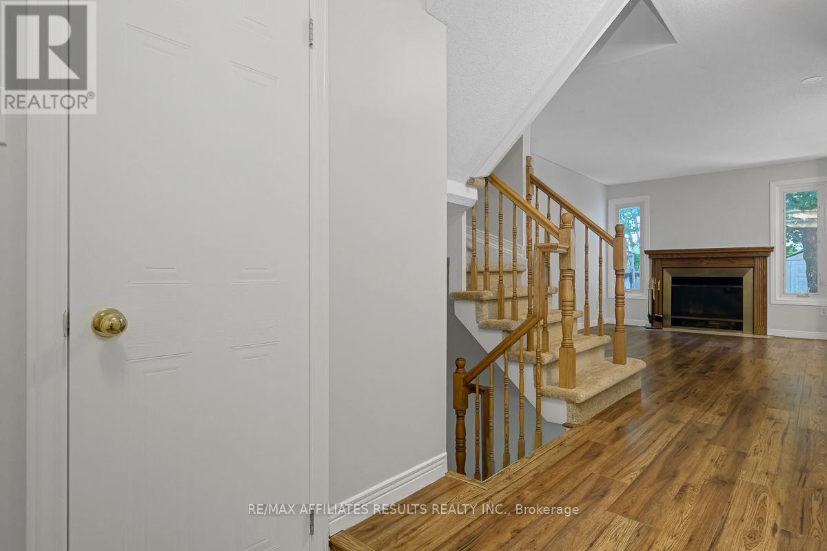 93 Mountshannon Drive, Ottawa, Ontario  K2J 4C2 - Photo 4 - X13464226