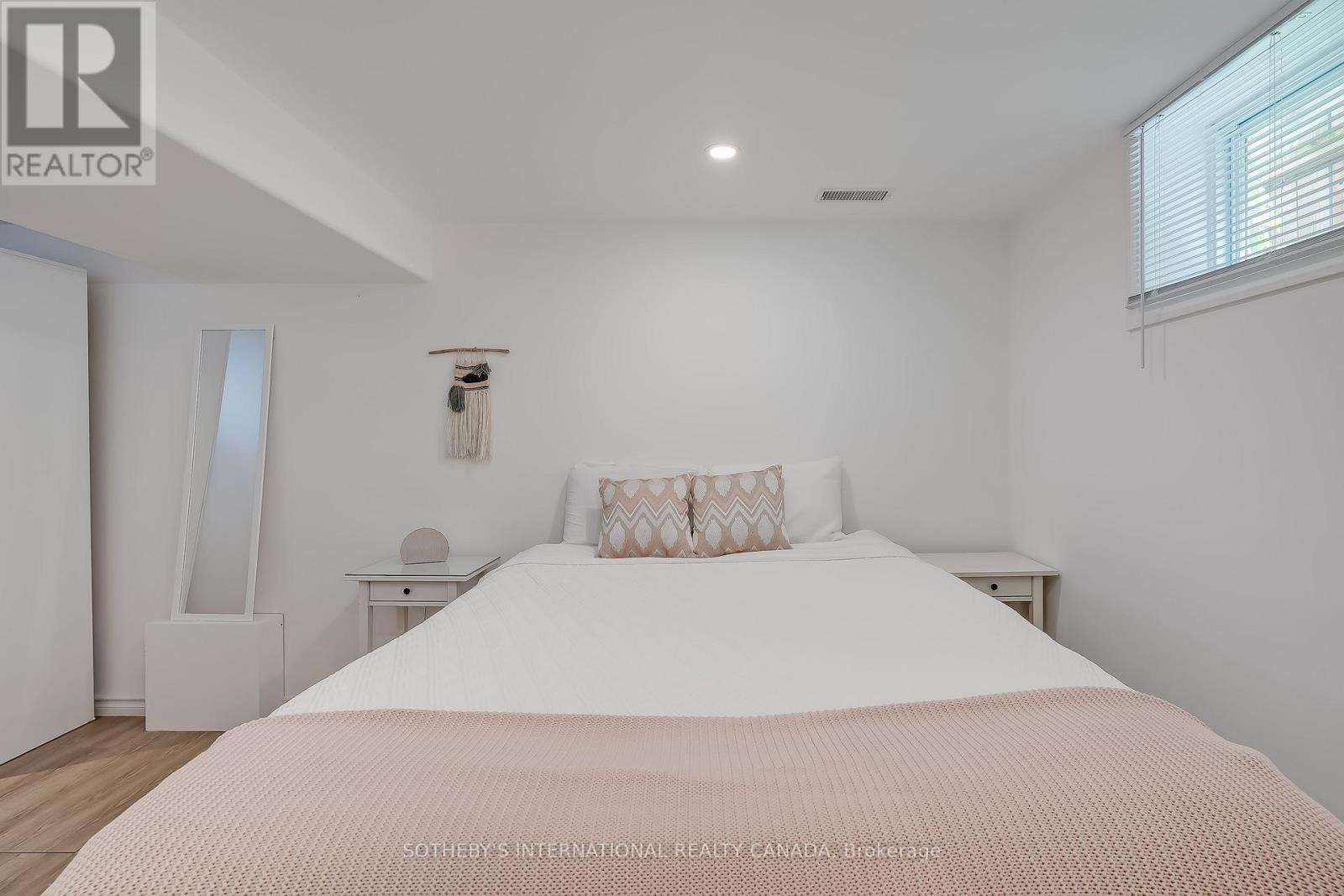 12 Peel Street S, Hamilton, Ontario  L9H 3E2 - Photo 15 - X13612798
