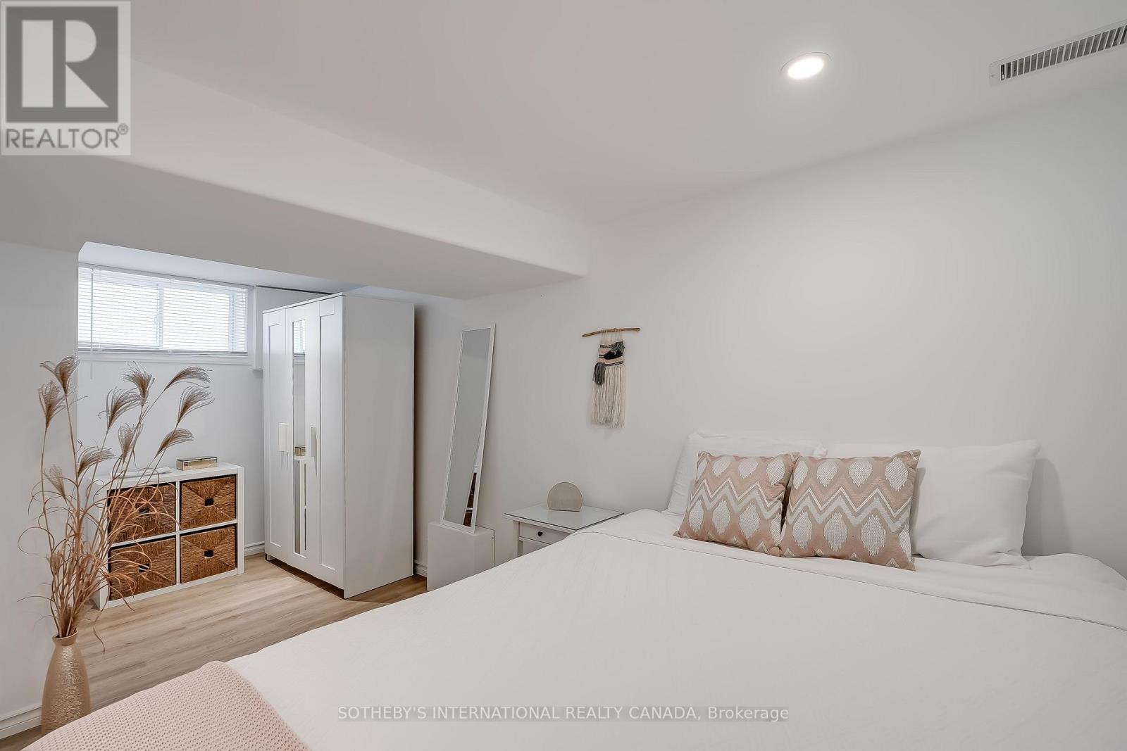 12 Peel Street S, Hamilton, Ontario  L9H 3E2 - Photo 16 - X13612798