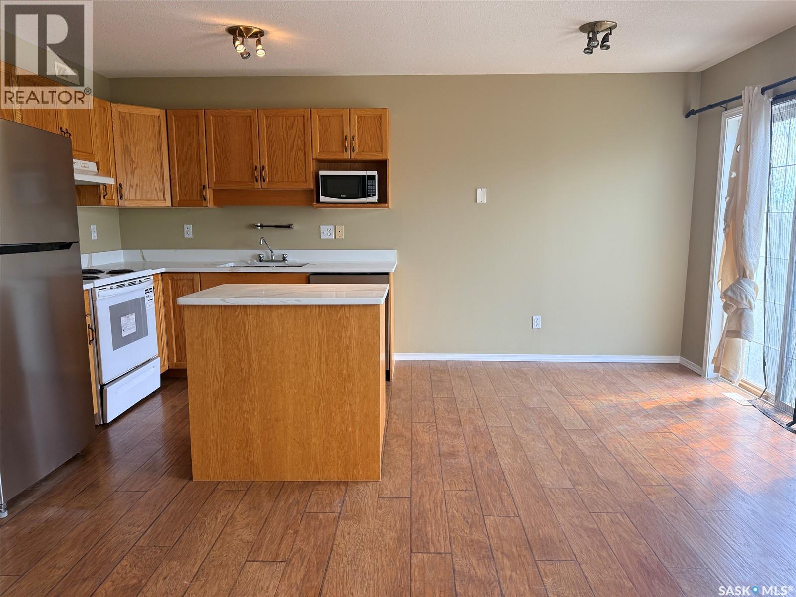 17 111 Fairbrother Crescent, Saskatoon, Saskatchewan  S7S 1L3 - Photo 6 - SK043869