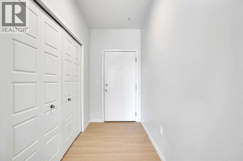 1102, 33 Carringham Gate NW, Calgary, Alberta  t3p 2h6 - Photo 4 - A2306919