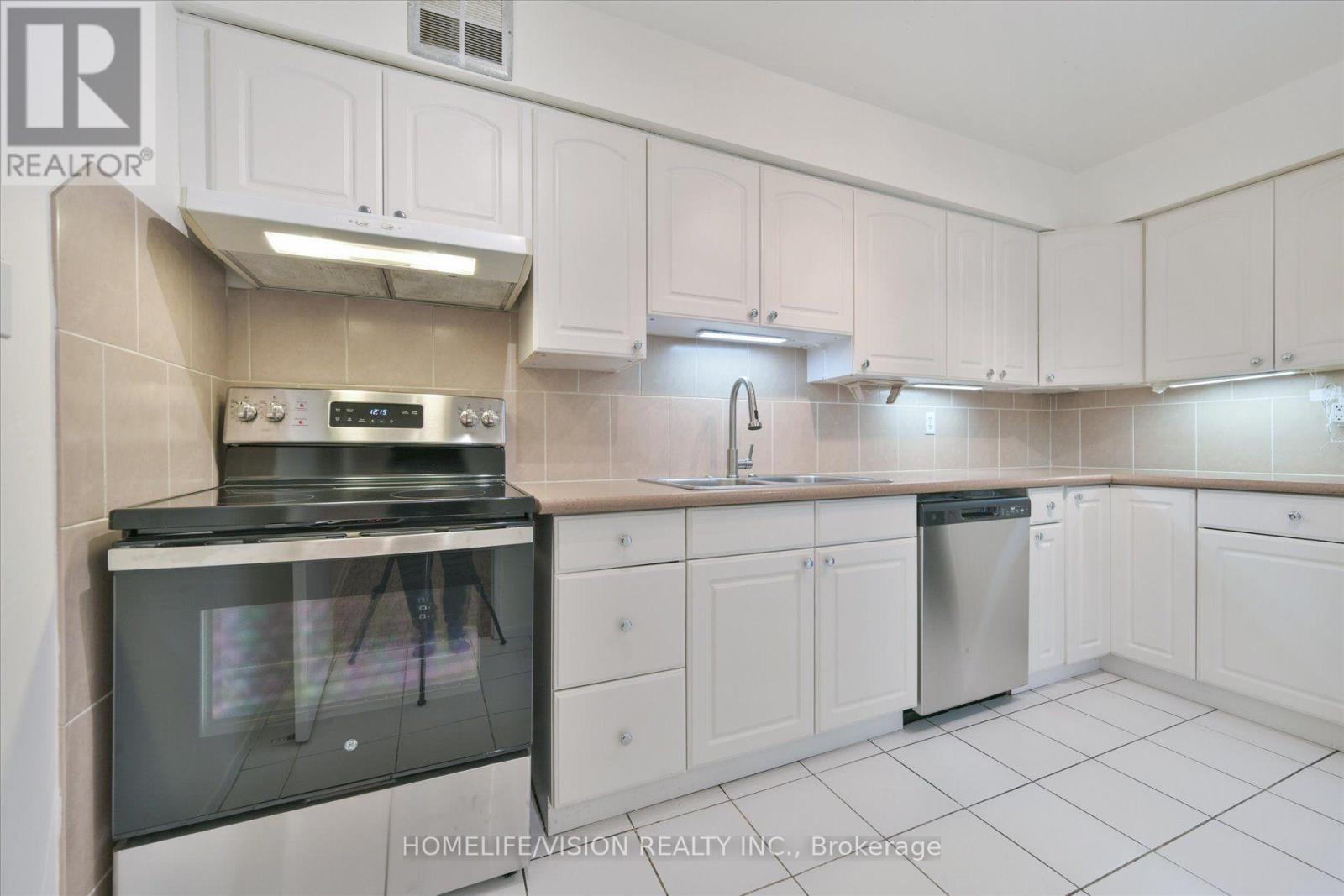 Ph6 - 3300 Don Mills Road, Toronto, Ontario  M2J 4X7 - Photo 14 - C13611520