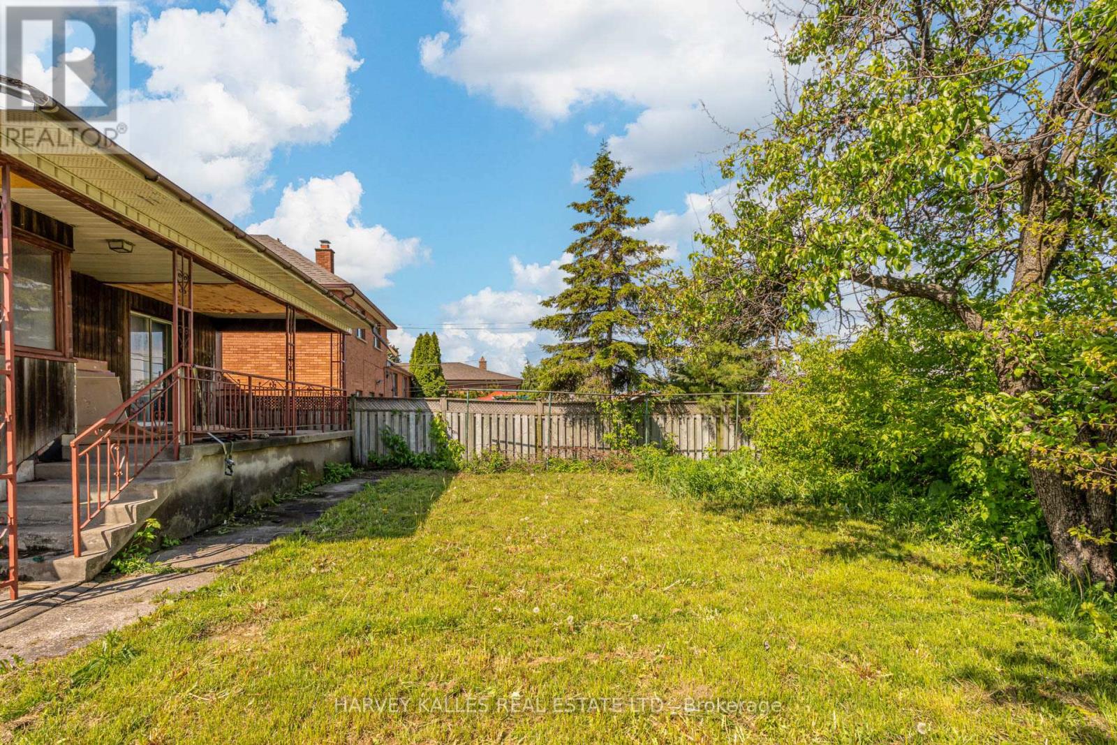 14 Jane Osler Boulevard, Toronto, Ontario  M6A 1W7 - Photo 7 - W13177398