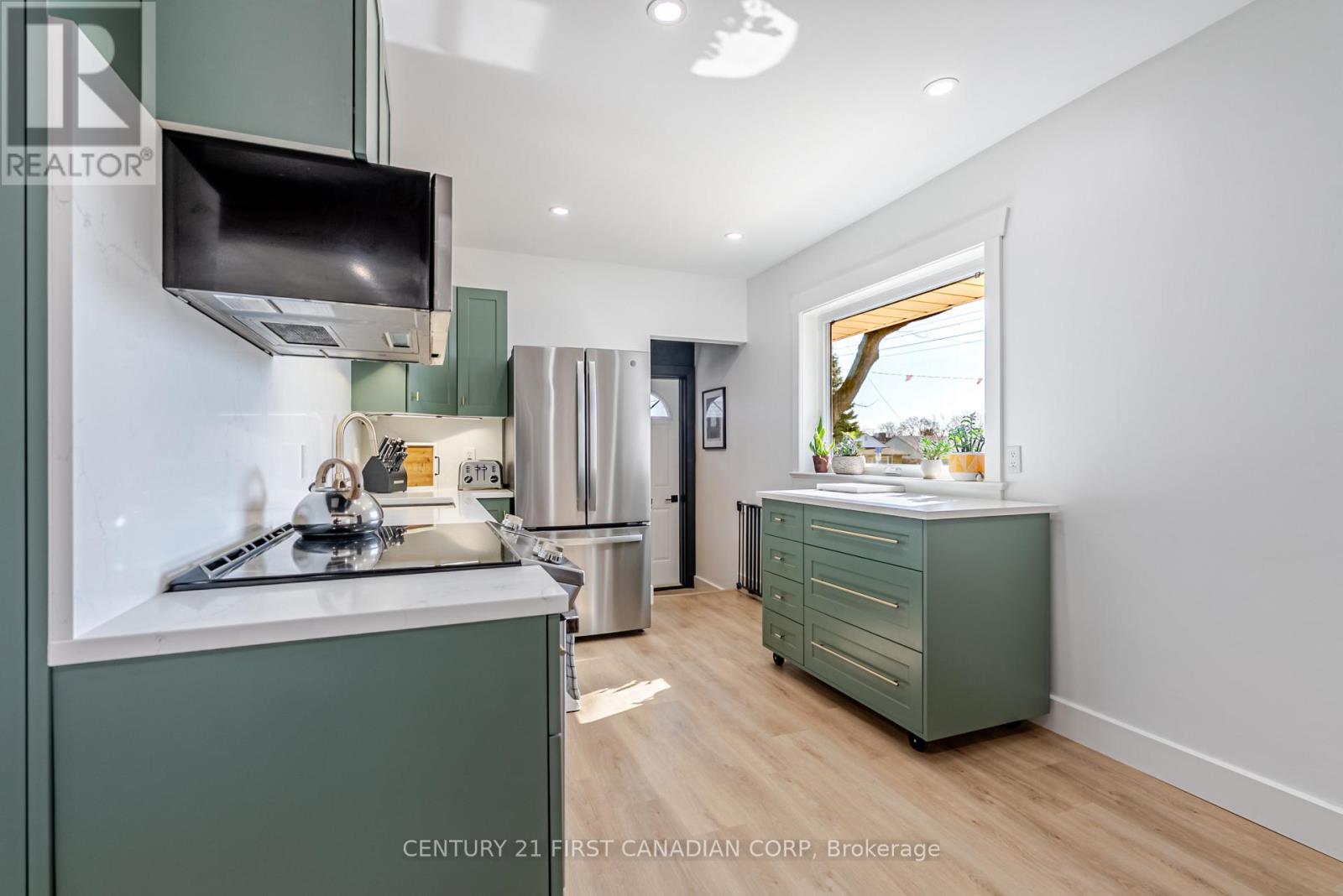 36 Edgewood Drive, Kitchener, Ontario  N2M 2A1 - Photo 4 - X13613010