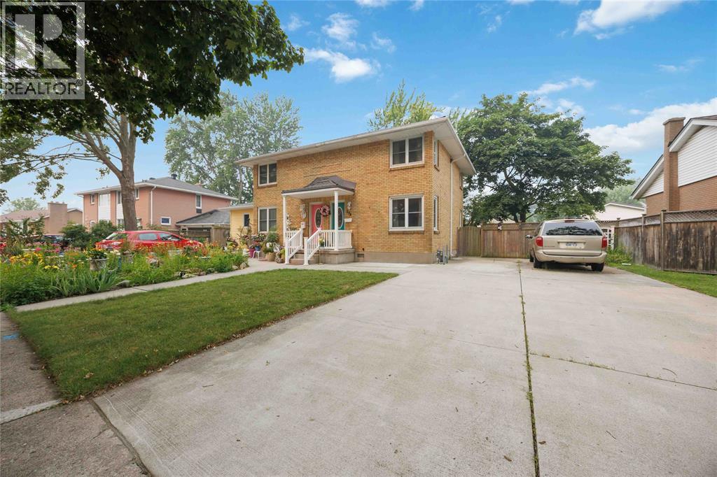 298 Elsfield Crescent, Sarnia, Ontario  N7S 1C3 - Photo 2 - 26017771