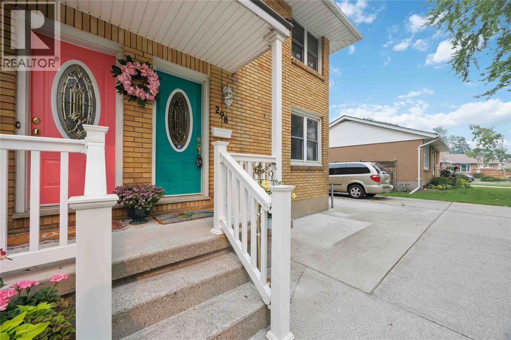 298 Elsfield Crescent, Sarnia, Ontario  N7S 1C3 - Photo 3 - 26017771