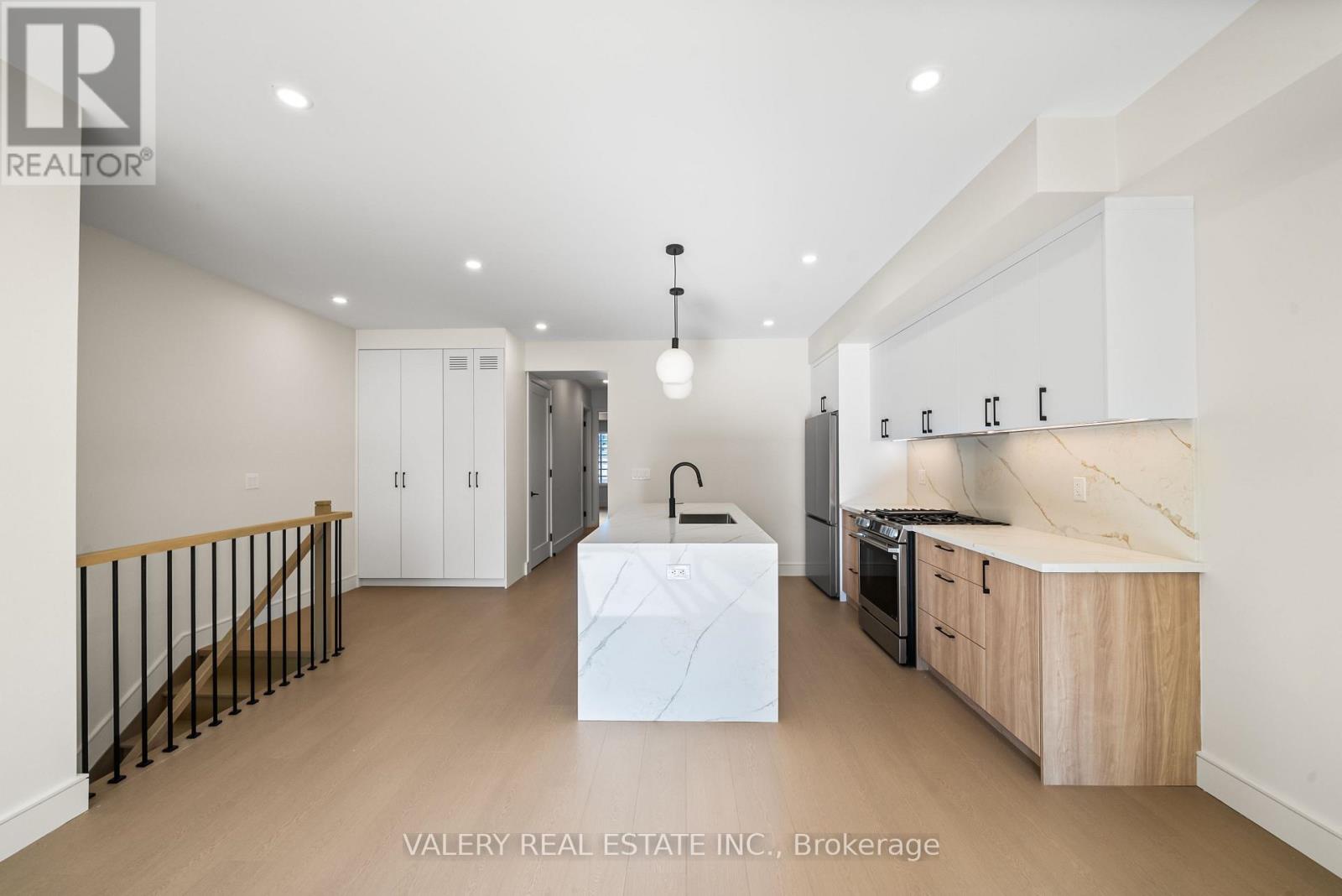 2nd Floor - 131 Dovercourt Road, Toronto, Ontario  M6J 3C5 - Photo 8 - C13612268