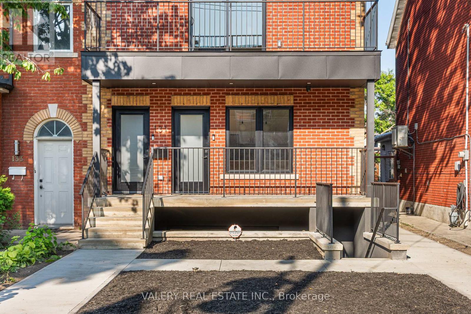 MAIN - 131 DOVERCOURT ROAD, Toronto, Ontario