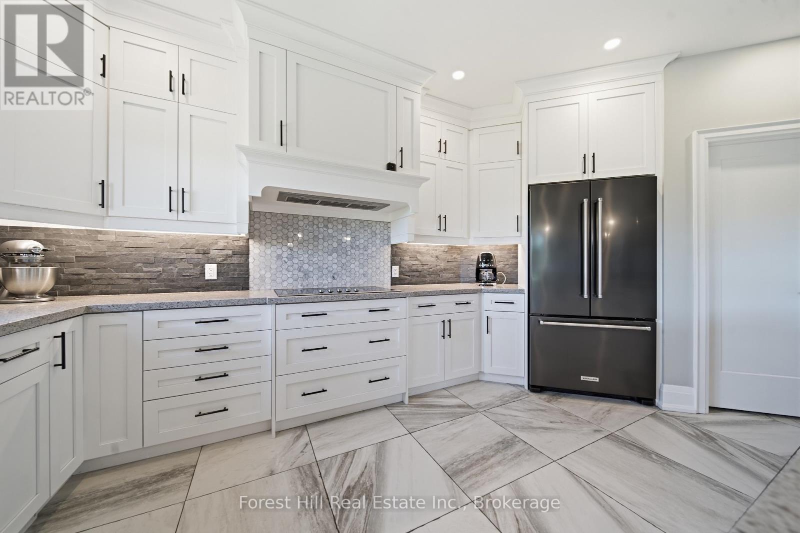 1029 Sixth Street, Collingwood, Ontario  L9Y 3Y9 - Photo 19 - S13613266