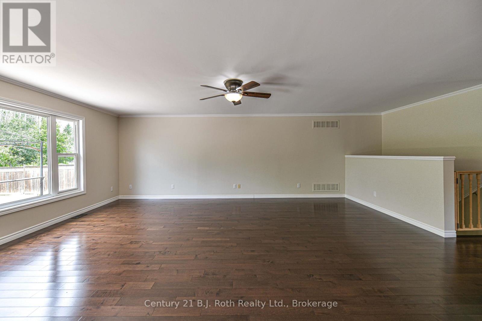65 Courtland Street, Ramara (Atherley), Ontario  L3V 1A6 - Photo 14 - S13613324