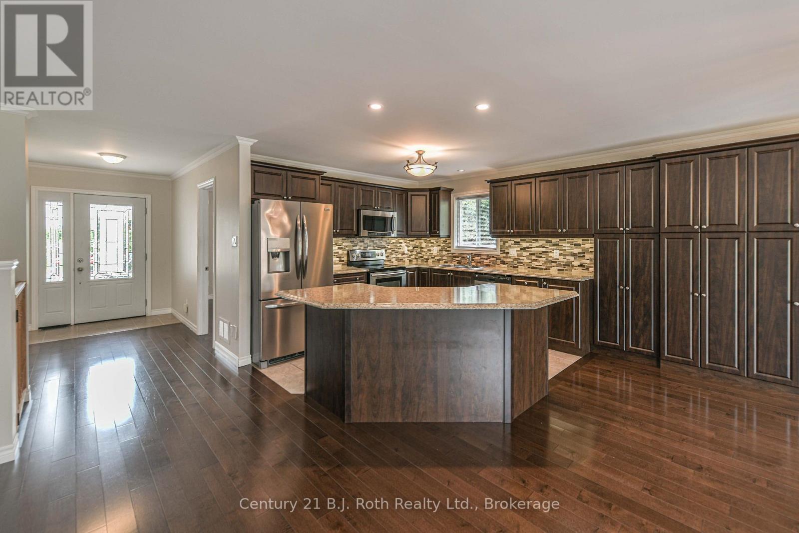 65 Courtland Street, Ramara (Atherley), Ontario  L3V 1A6 - Photo 18 - S13613324