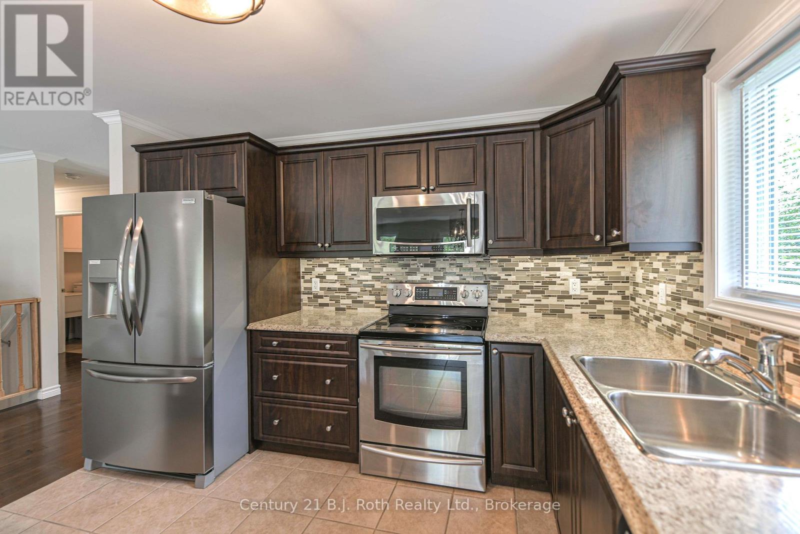 65 Courtland Street, Ramara (Atherley), Ontario  L3V 1A6 - Photo 20 - S13613324