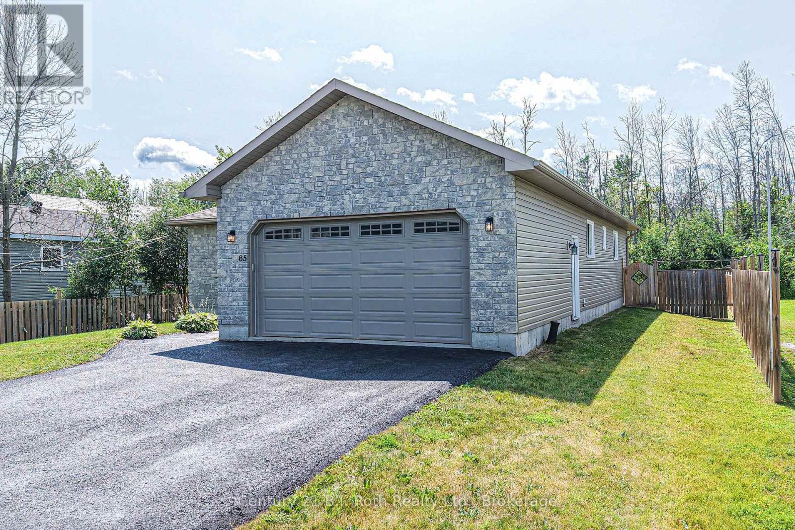 65 Courtland Street, Ramara (Atherley), Ontario  L3V 1A6 - Photo 37 - S13613324