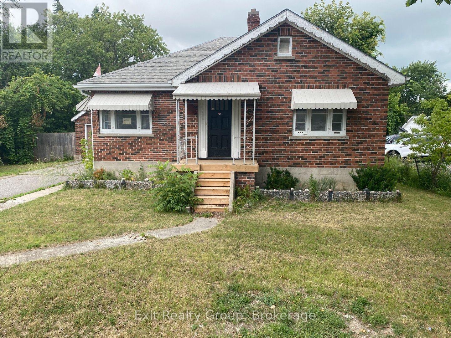 236 North Front Street, Belleville (Belleville Ward), Ontario  K8P 3C2 - Photo 2 - X13613284